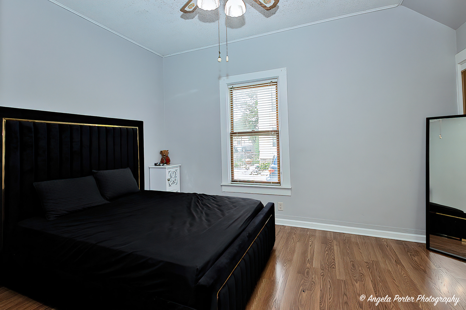 411 N Madison Street, Woodstock, IL 60098
