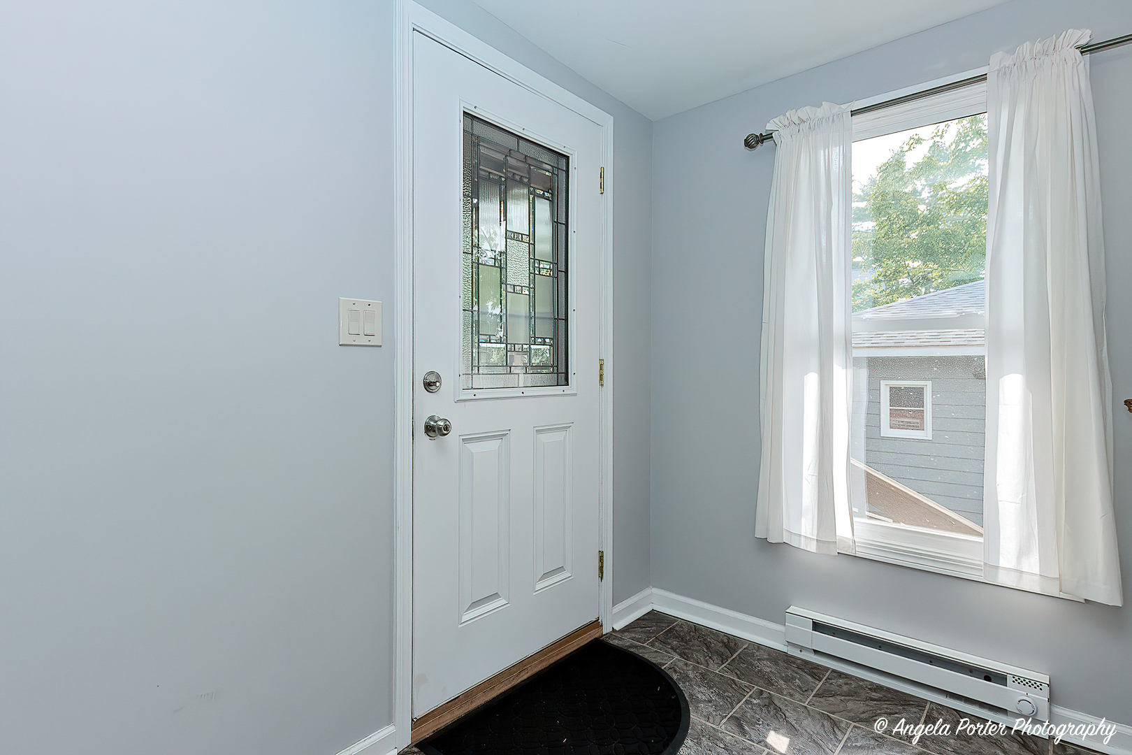 411 N Madison Street, Woodstock, IL 60098
