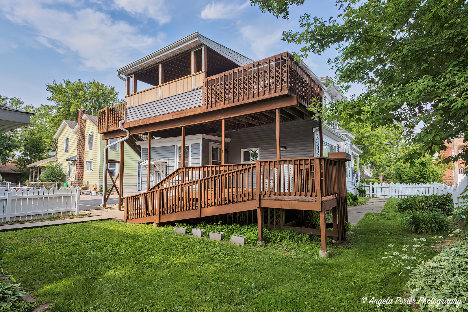 411 N Madison Street, Woodstock, IL 60098
