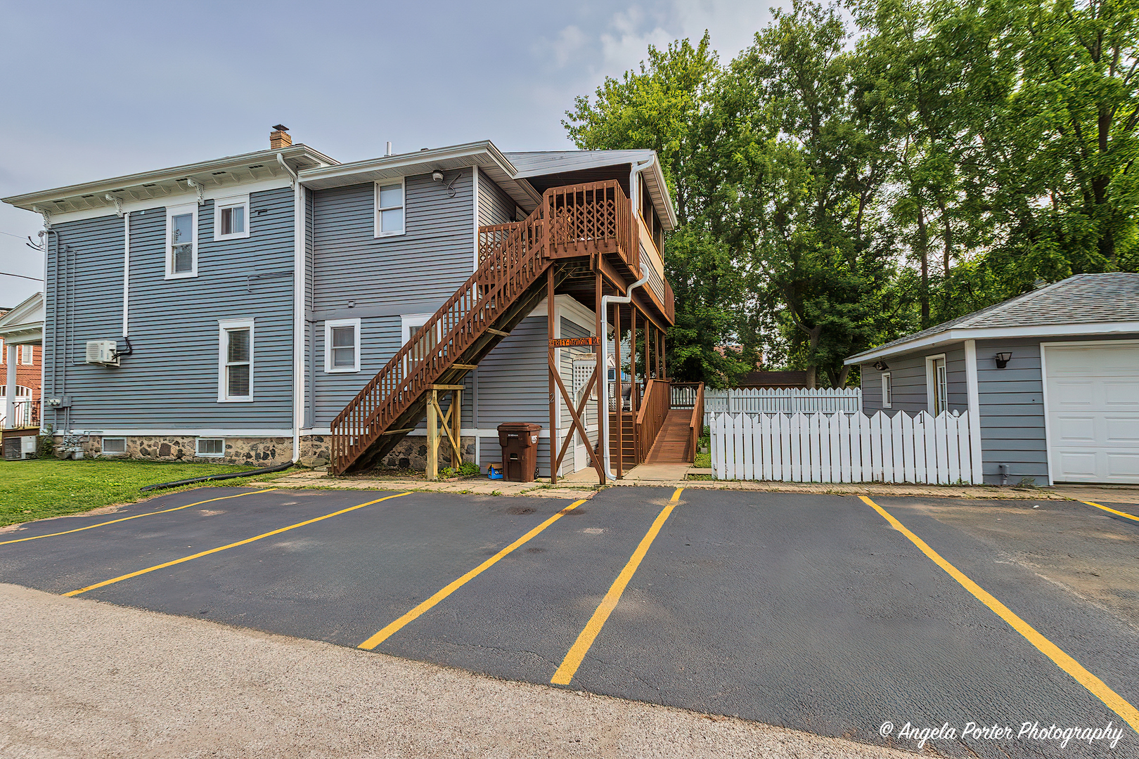 411 N Madison Street, Woodstock, IL 60098