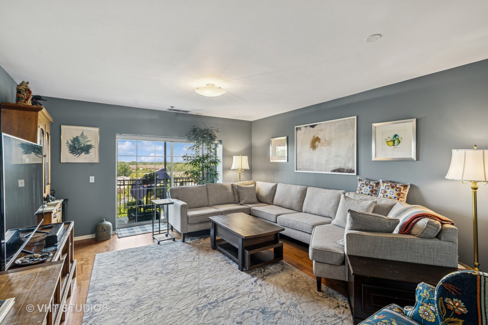 390 W Mahogany Court #606, Palatine, IL 60067
