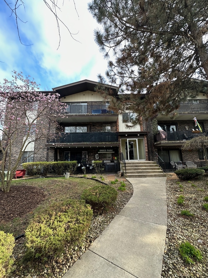 5204 Midlothian Turnpike #222, Crestwood, IL 60418