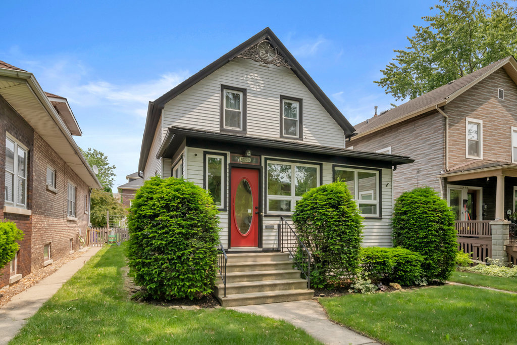 12553 Greenwood Avenue, Blue Island, IL 60406