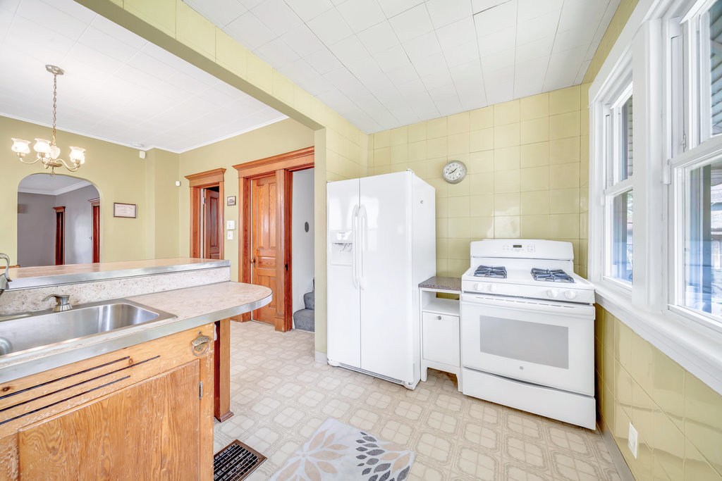 12553 Greenwood Avenue, Blue Island, IL 60406