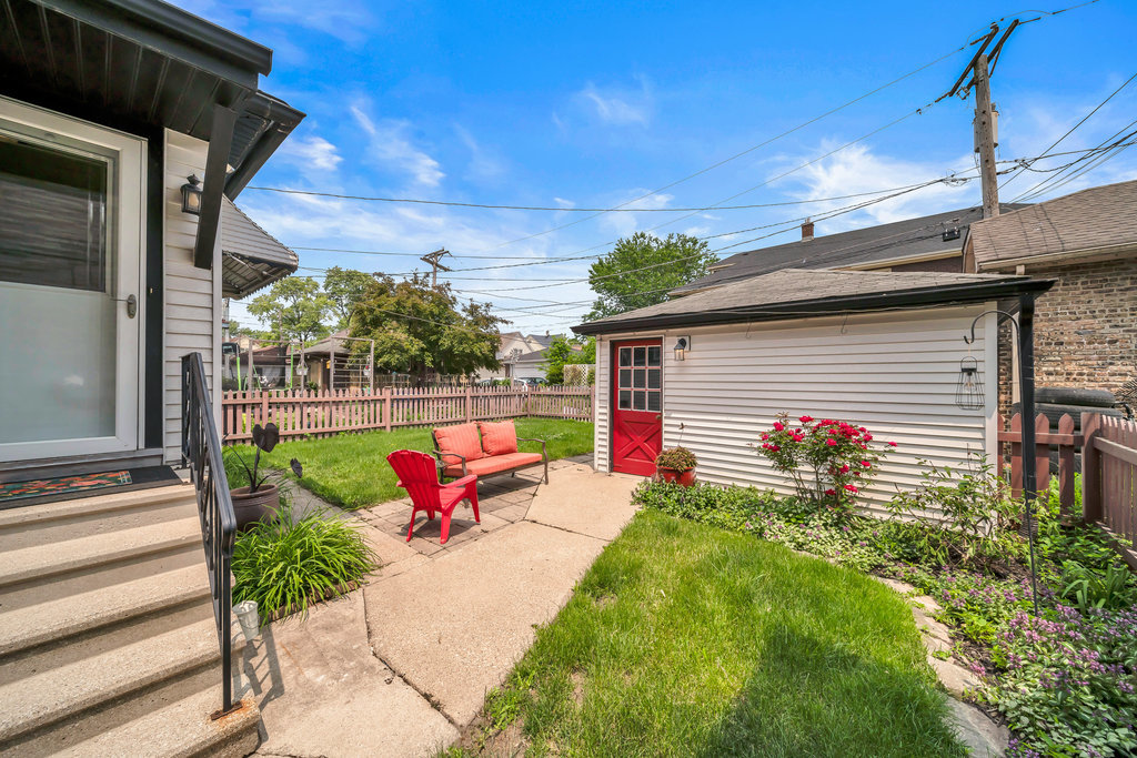 12553 Greenwood Avenue, Blue Island, IL 60406