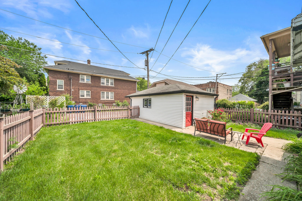12553 Greenwood Avenue, Blue Island, IL 60406