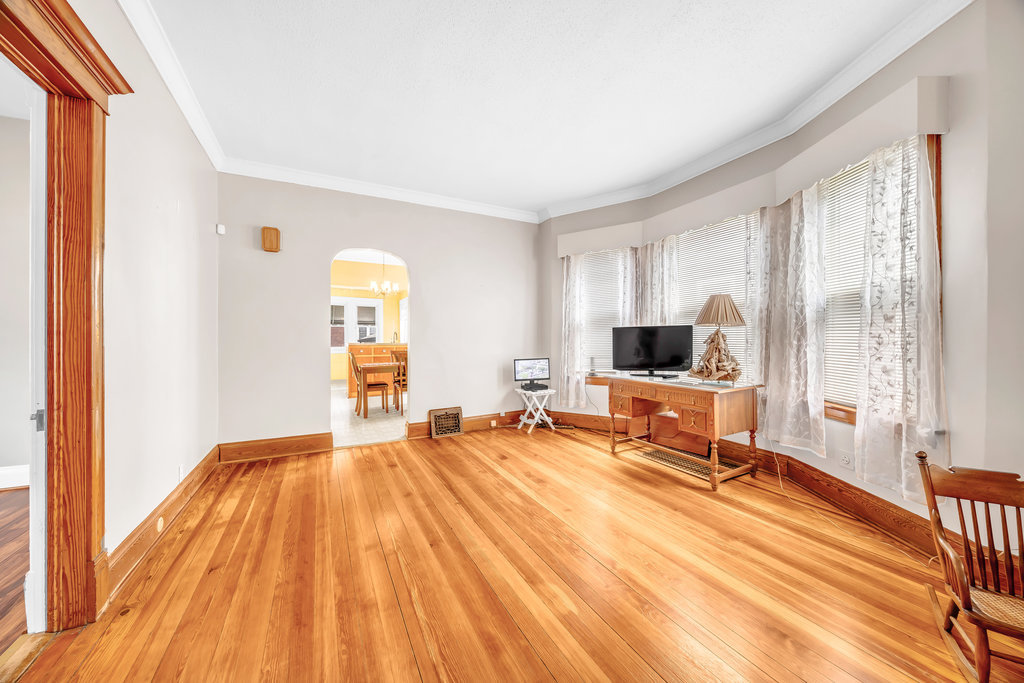 12553 Greenwood Avenue, Blue Island, IL 60406