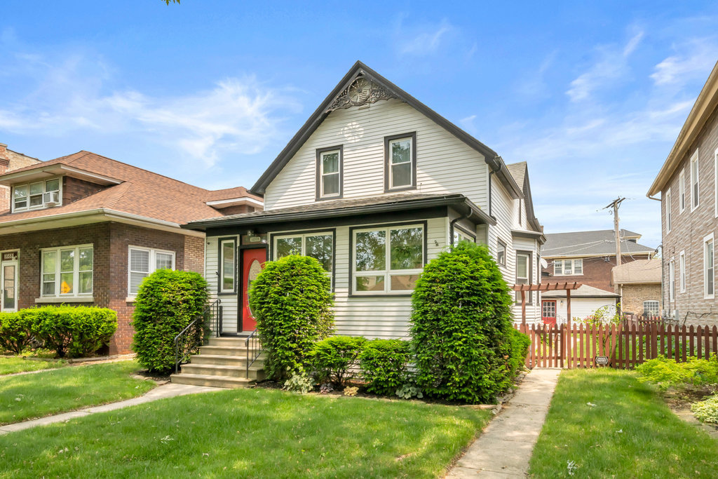 12553 Greenwood Avenue, Blue Island, IL 60406