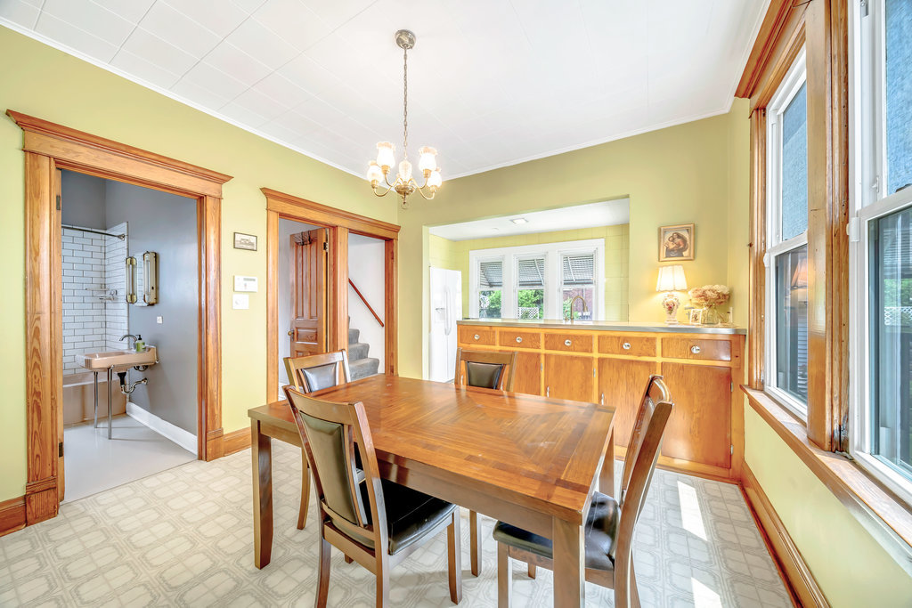 12553 Greenwood Avenue, Blue Island, IL 60406