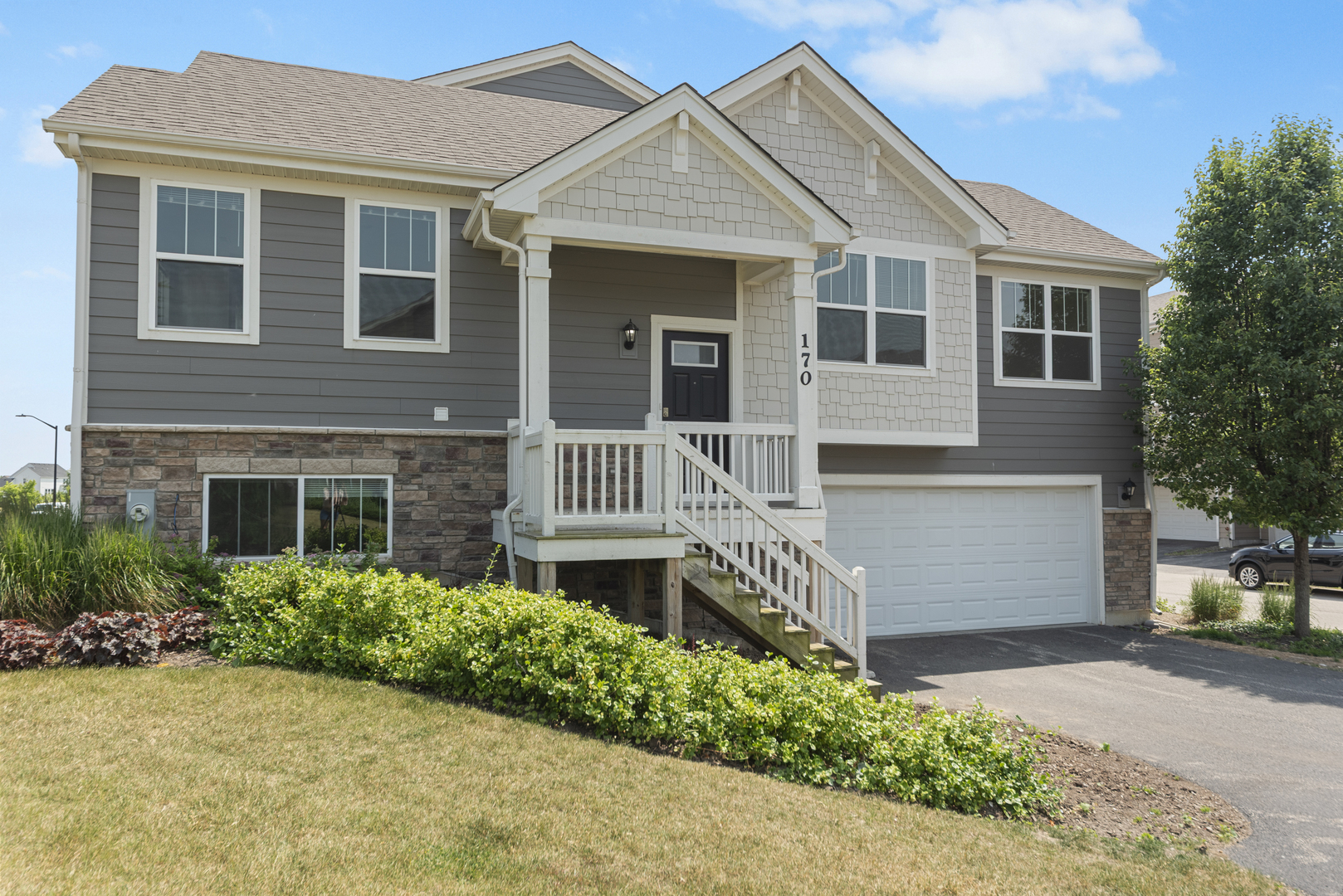 170 Goldenrod Drive, Elgin, IL 60124