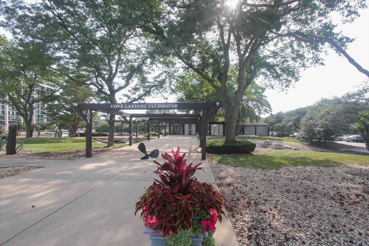 2005 S Finley Road #1102, Lombard, IL 60148