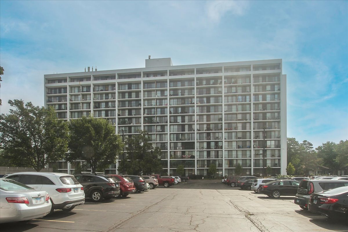 2005 S Finley Road #1102, Lombard, IL 60148
