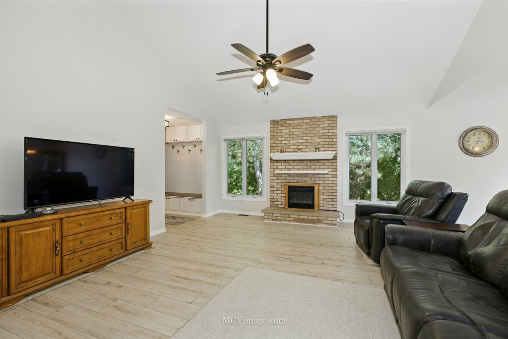 10935 Barbs Way, Orland Park, IL 60467