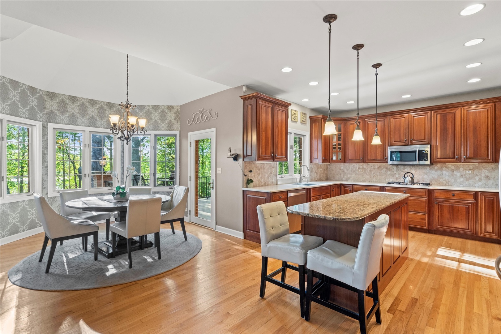 1396 Notre Dame Drive, Lemont, IL 60439