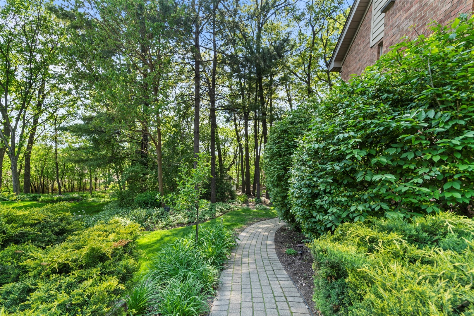 1396 Notre Dame Drive, Lemont, IL 60439