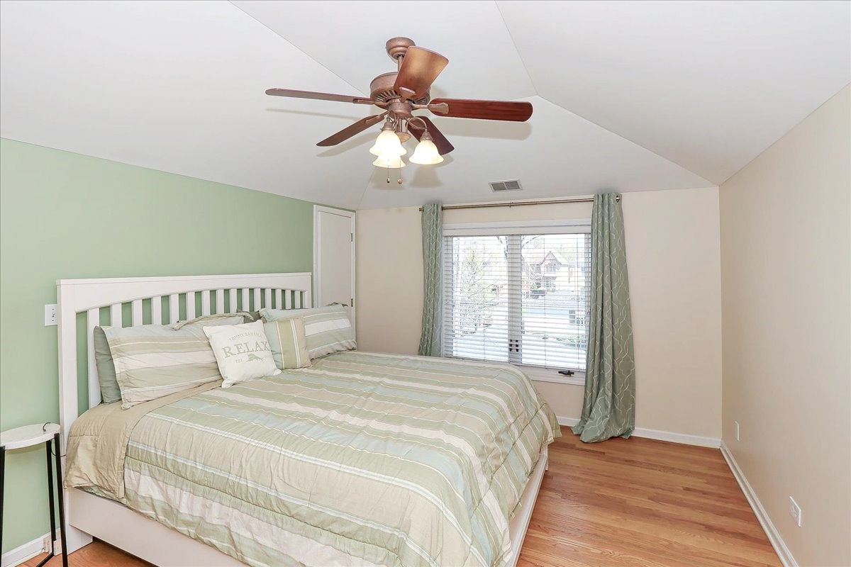 901 S Fairfield Avenue, Elmhurst, IL 60126