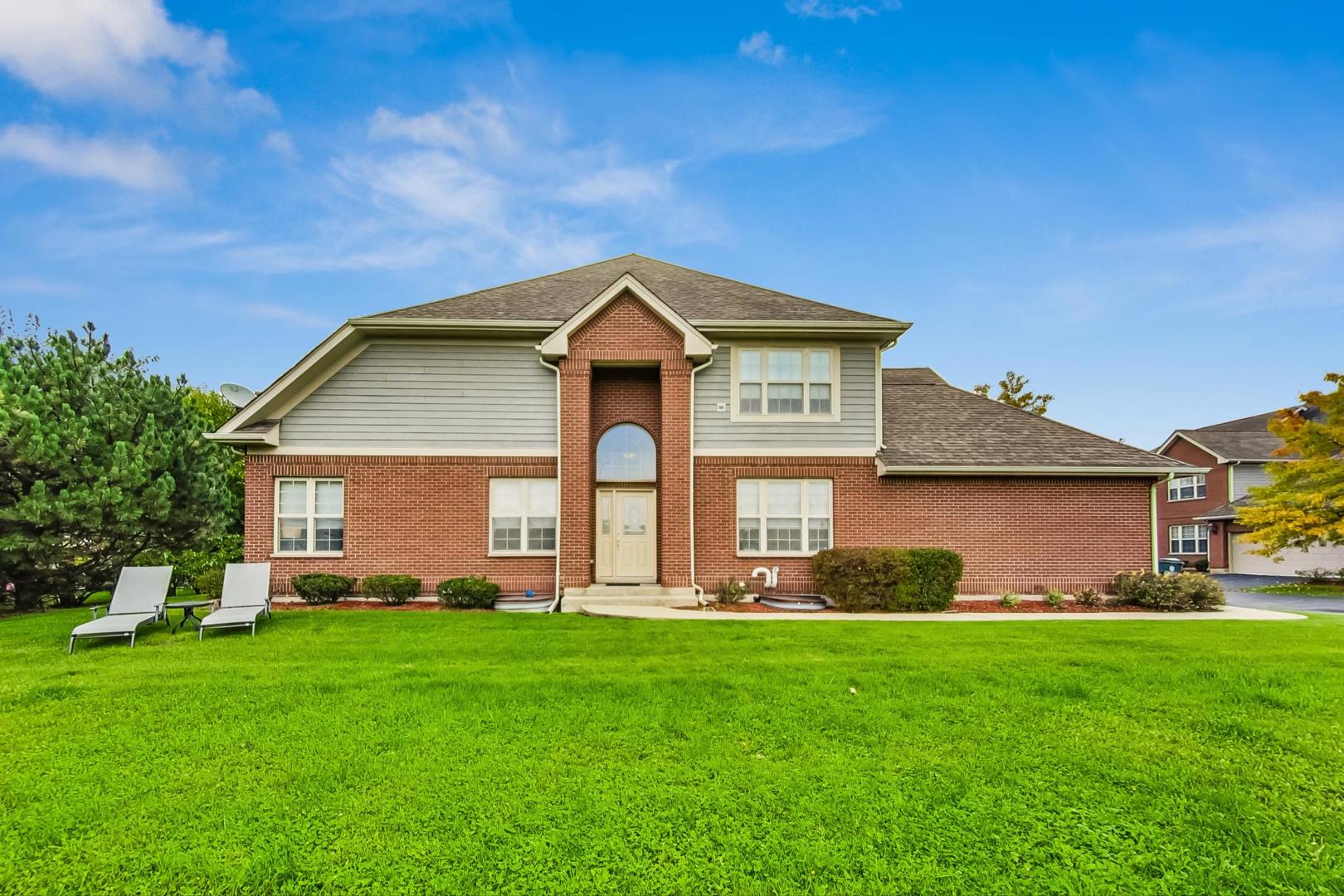 4427 Lainie Circle, Glenview, IL 60026