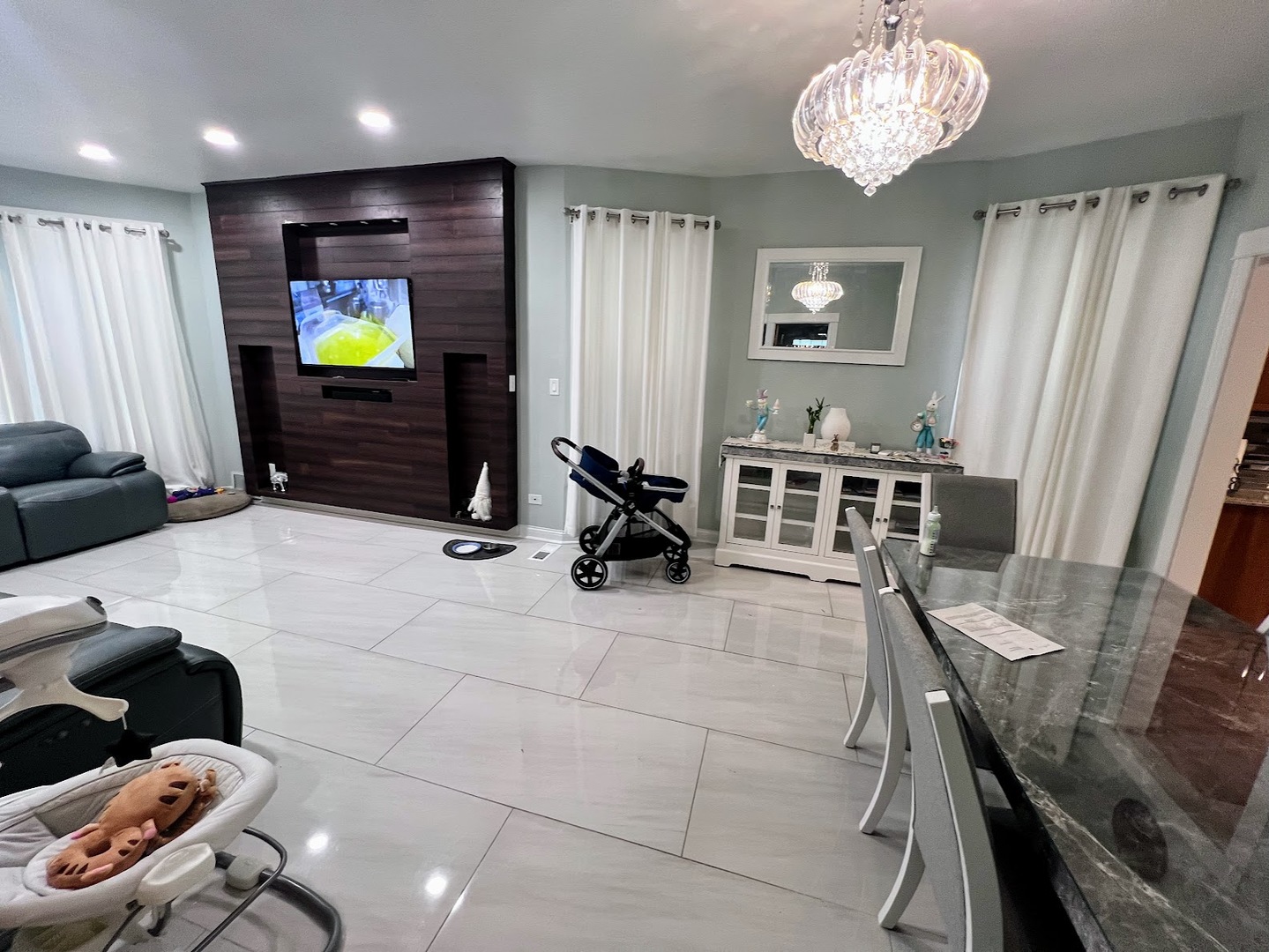 2936 N Dawson Avenue #1, Chicago, IL 60618