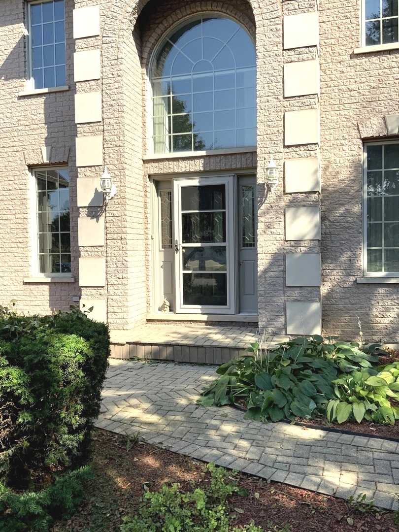 19057 S Saddlebrook Drive, Shorewood, IL 60404