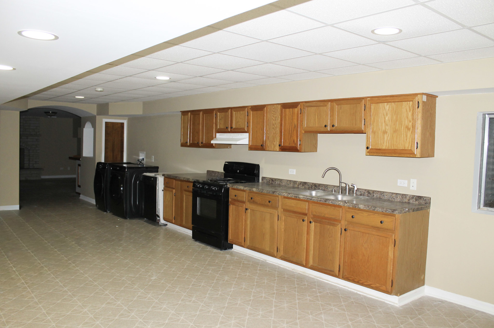 19057 S Saddlebrook Drive, Shorewood, IL 60404