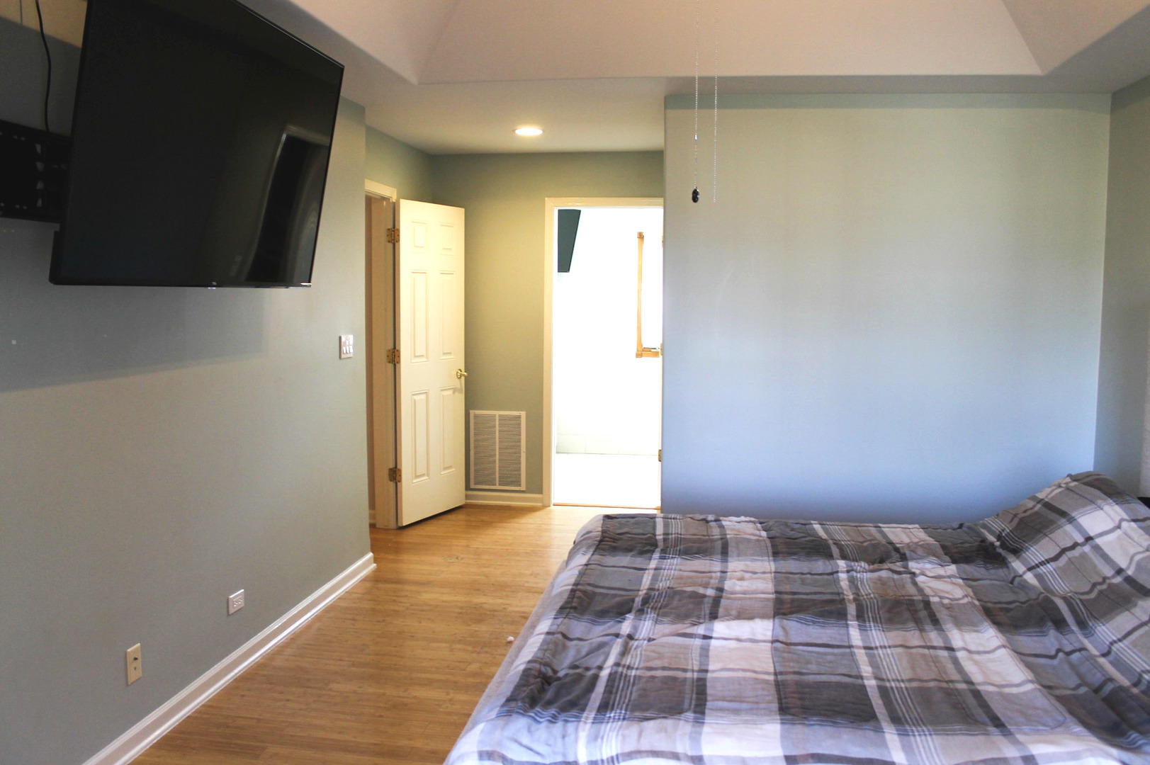 19057 S Saddlebrook Drive, Shorewood, IL 60404