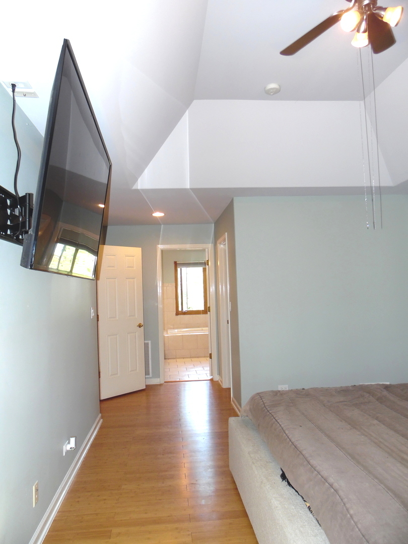 19057 S Saddlebrook Drive, Shorewood, IL 60404