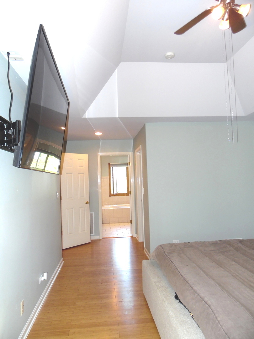 19057 S Saddlebrook Drive, Shorewood, IL 60404