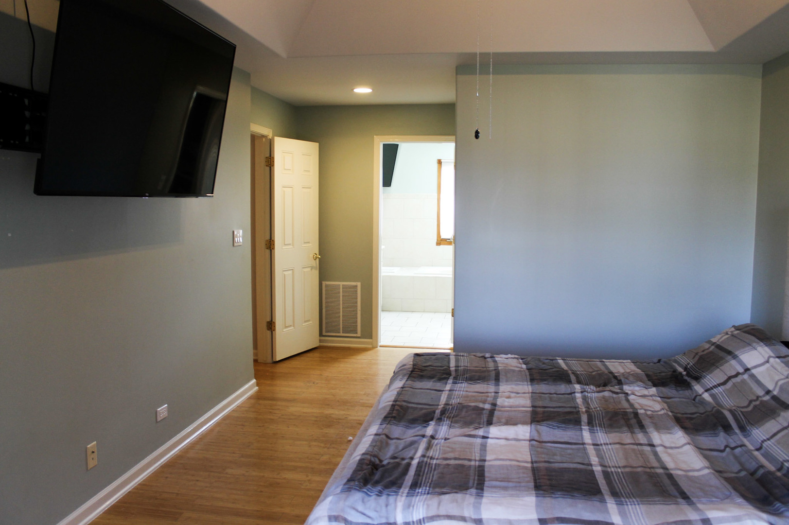 19057 S Saddlebrook Drive, Shorewood, IL 60404