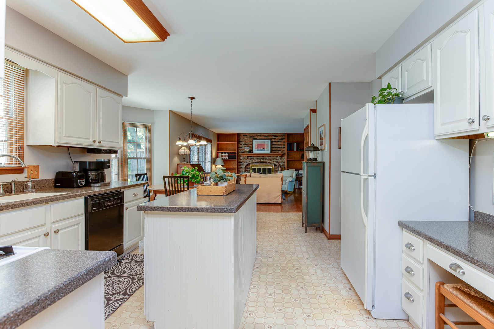 0S435 Madison Street, Winfield, IL 60190