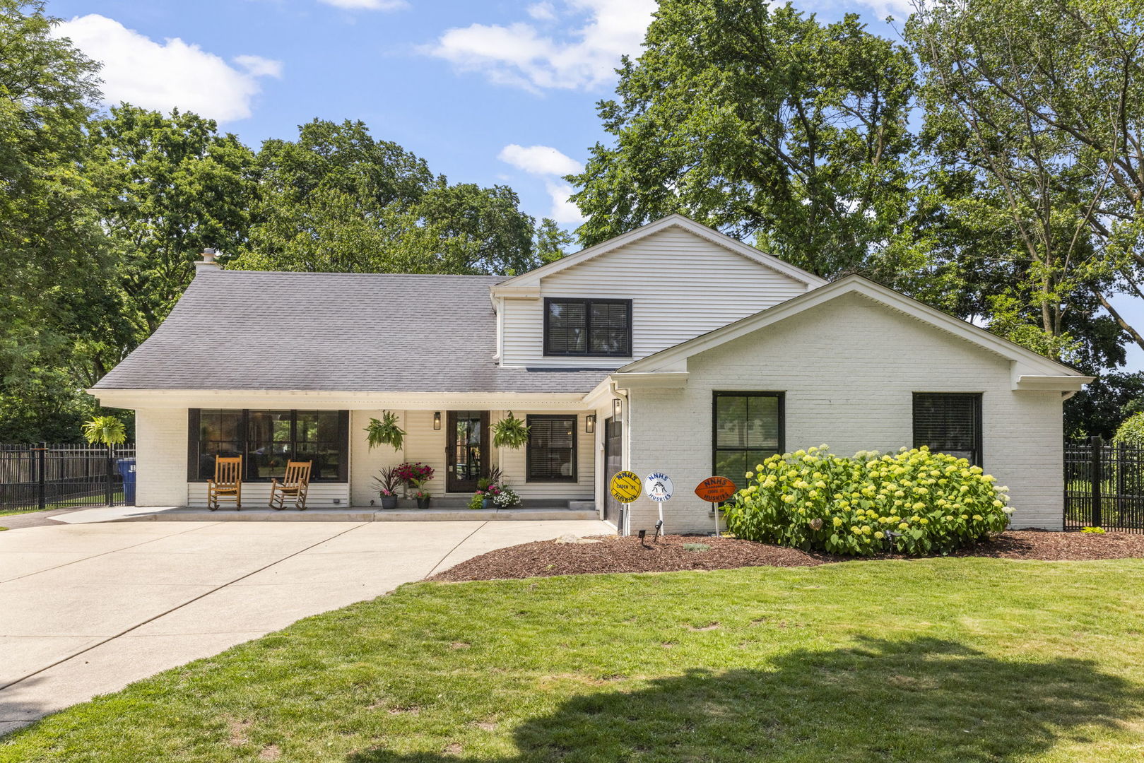 440 Menominee Lane, Naperville, IL 60563