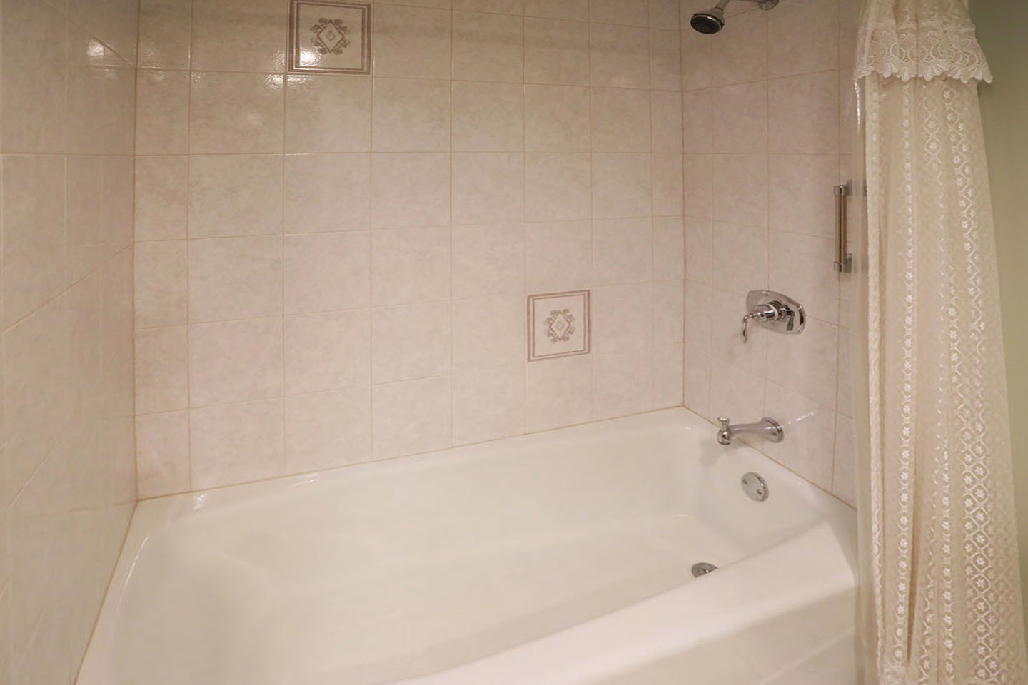 740 Ruskin Drive, Elk Grove Village, IL 60007