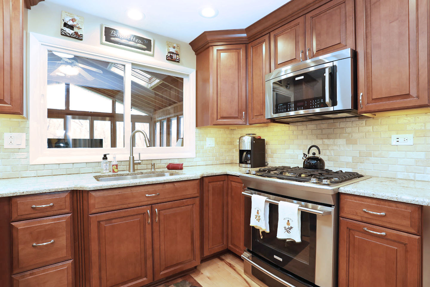 740 Ruskin Drive, Elk Grove Village, IL 60007