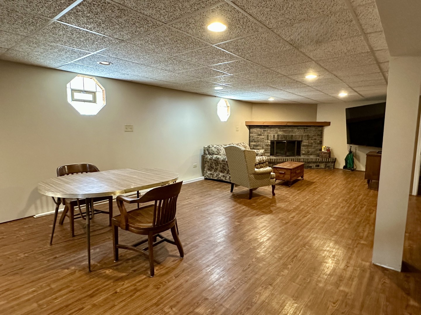 8611 S Knox Avenue, Chicago, IL 60652