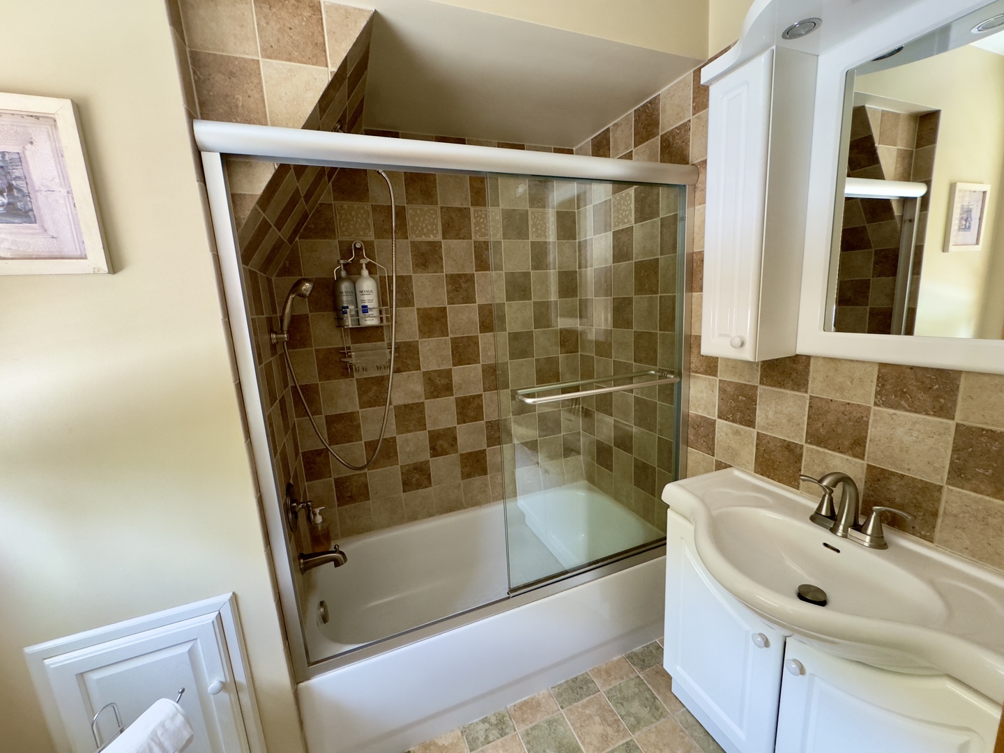 9321 S 81st Court, Hickory Hills, IL 60457
