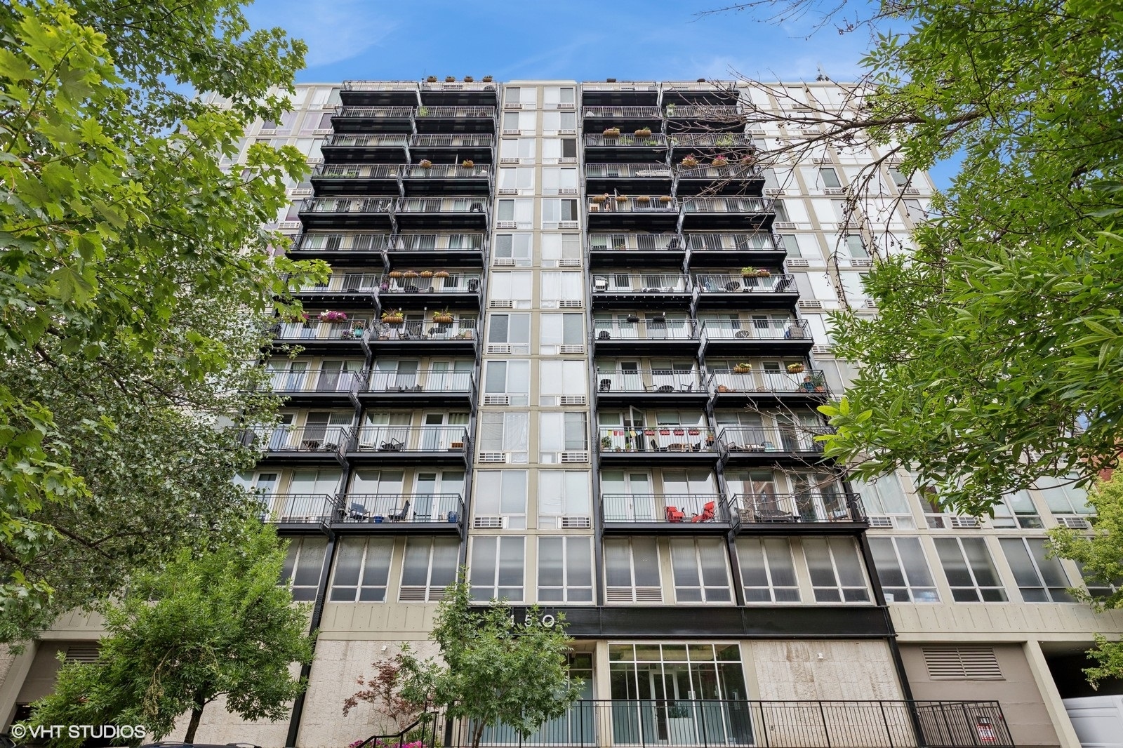 450 W Briar Place #12M, Chicago, IL 60657