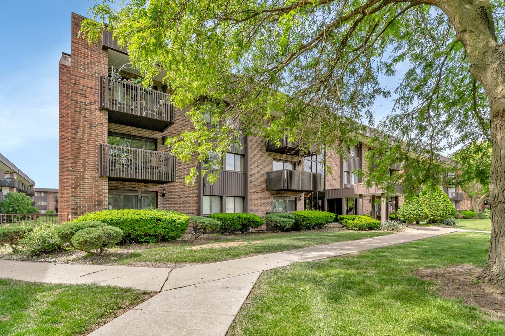 1422 Woodbridge Road #2E, Joliet, IL 60436