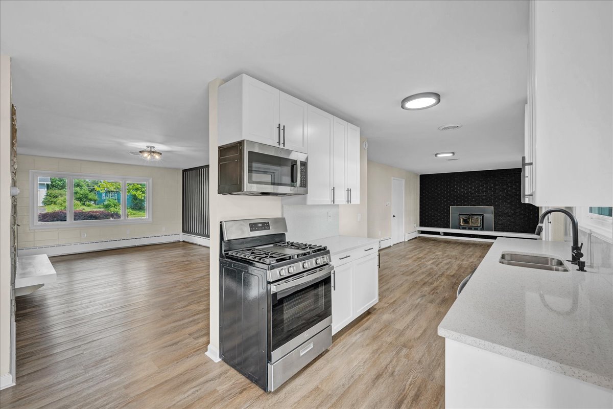 528 Ashby Drive, Charleston, IL 61920