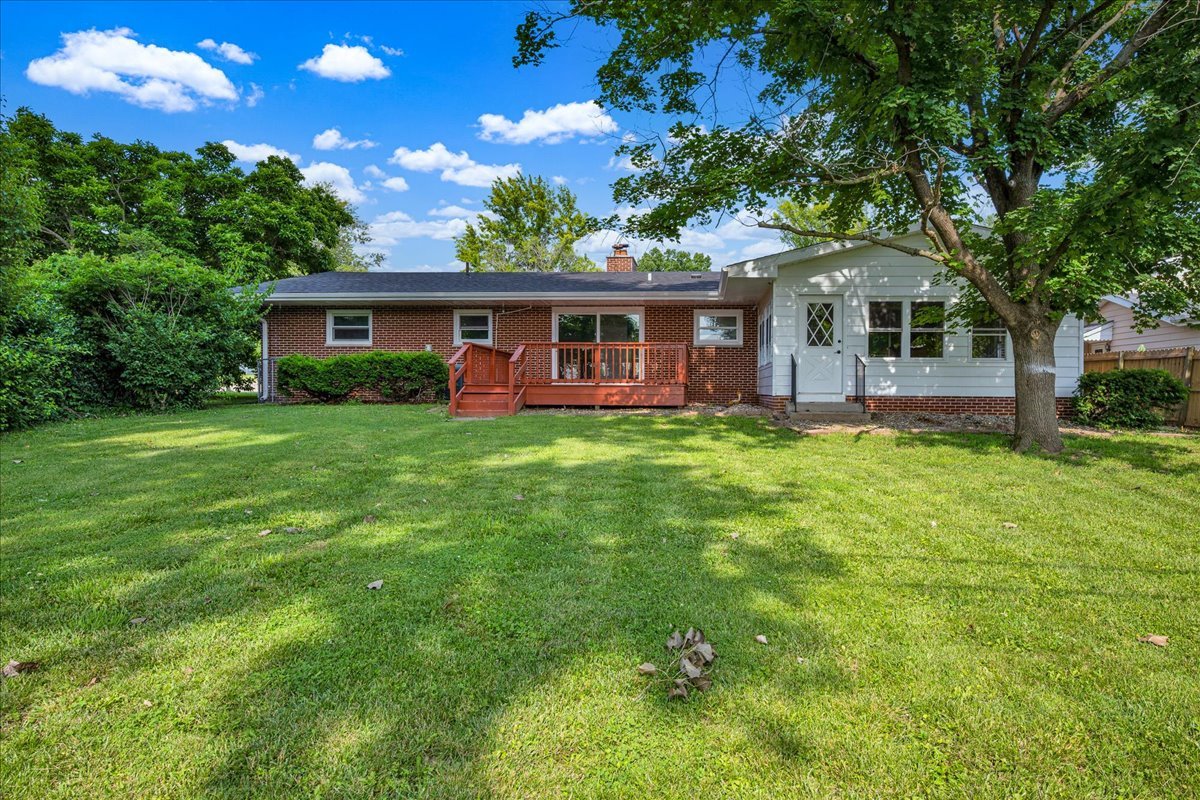 528 Ashby Drive, Charleston, IL 61920