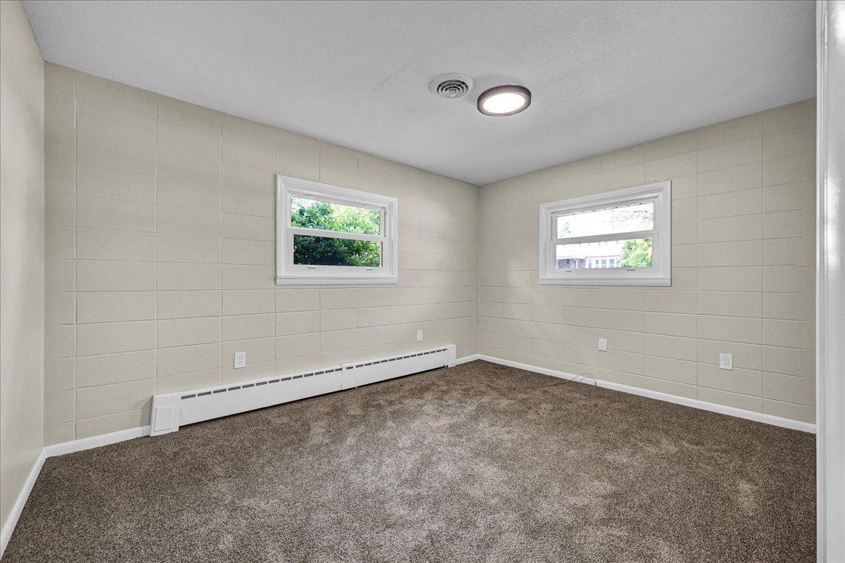 528 Ashby Drive, Charleston, IL 61920