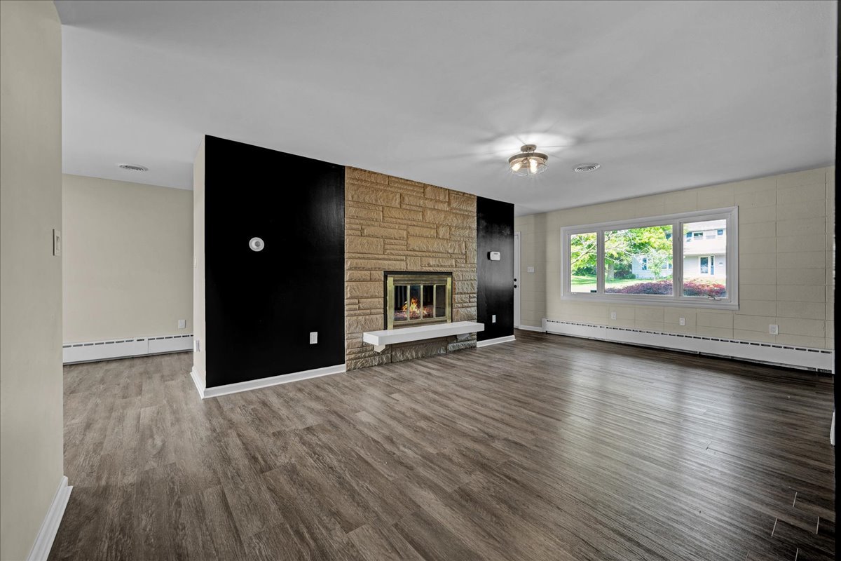 528 Ashby Drive, Charleston, IL 61920