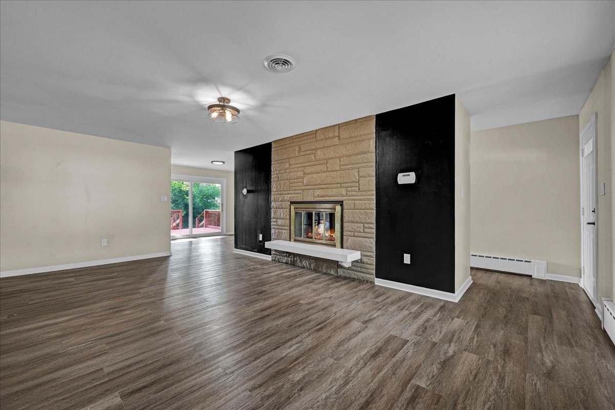 528 Ashby Drive, Charleston, IL 61920