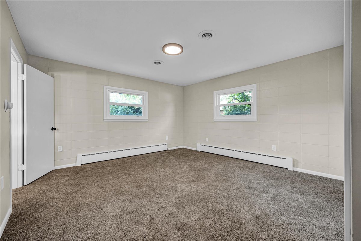 528 Ashby Drive, Charleston, IL 61920