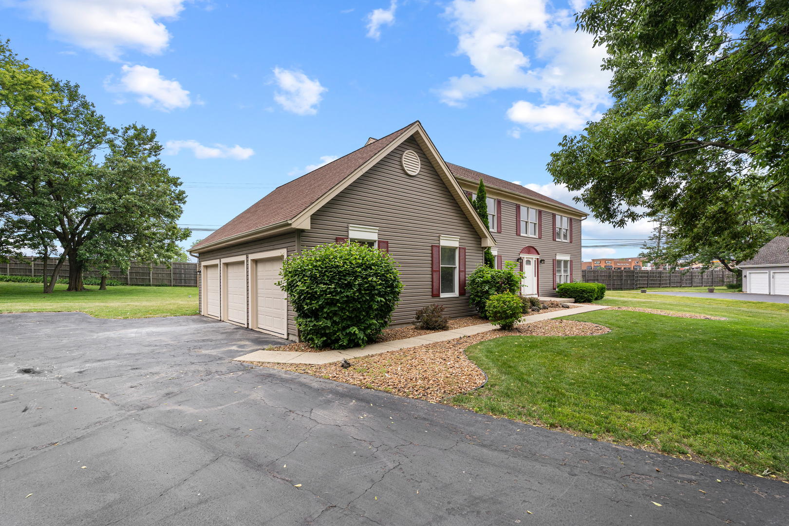 747 Jamestowne Court, Sleepy Hollow, IL 60118