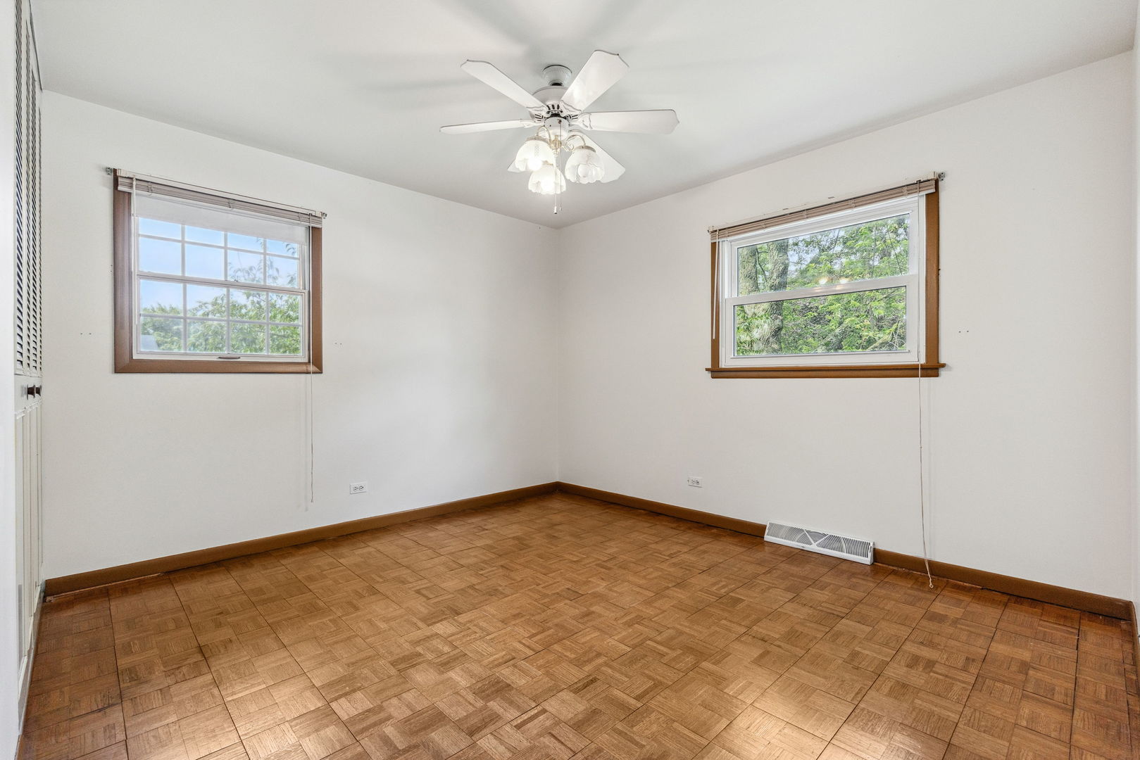 6517 Woodridge Drive, Woodridge, IL 60517