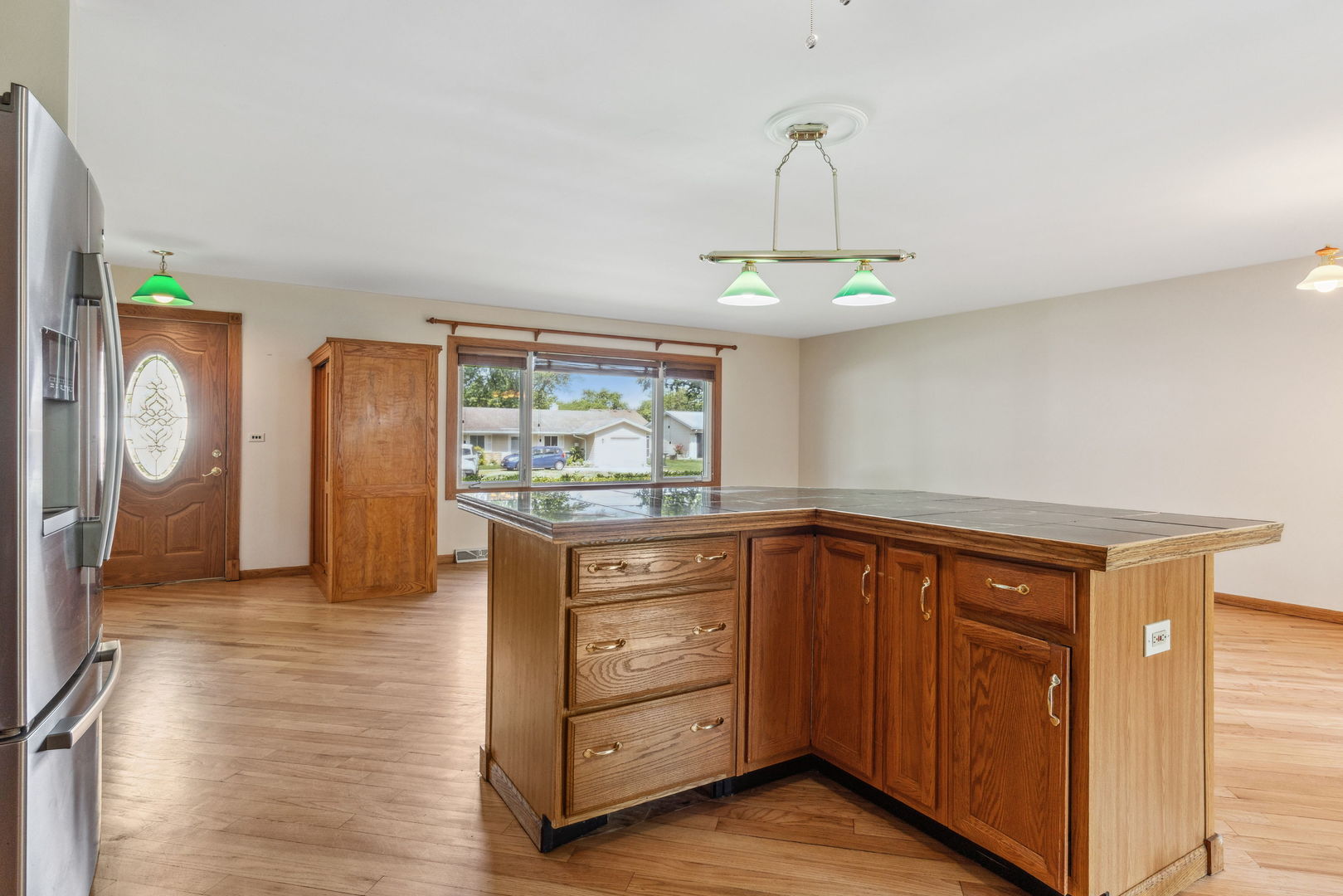 6517 Woodridge Drive, Woodridge, IL 60517