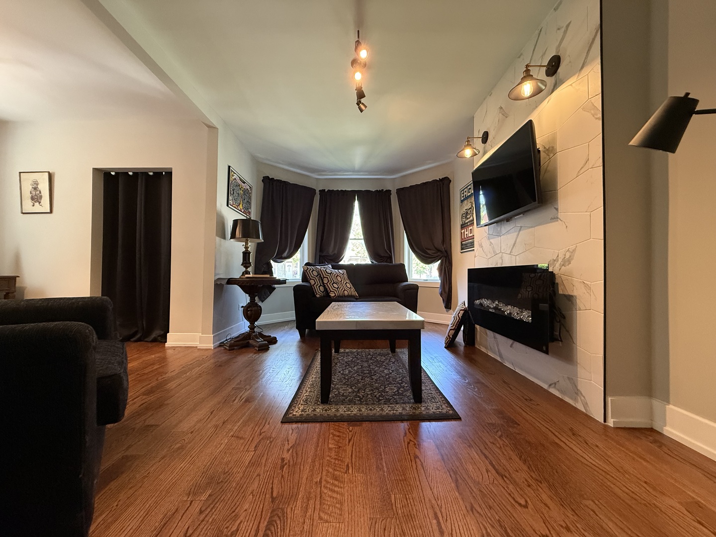 3401 W Beach Avenue, Chicago, IL 60651