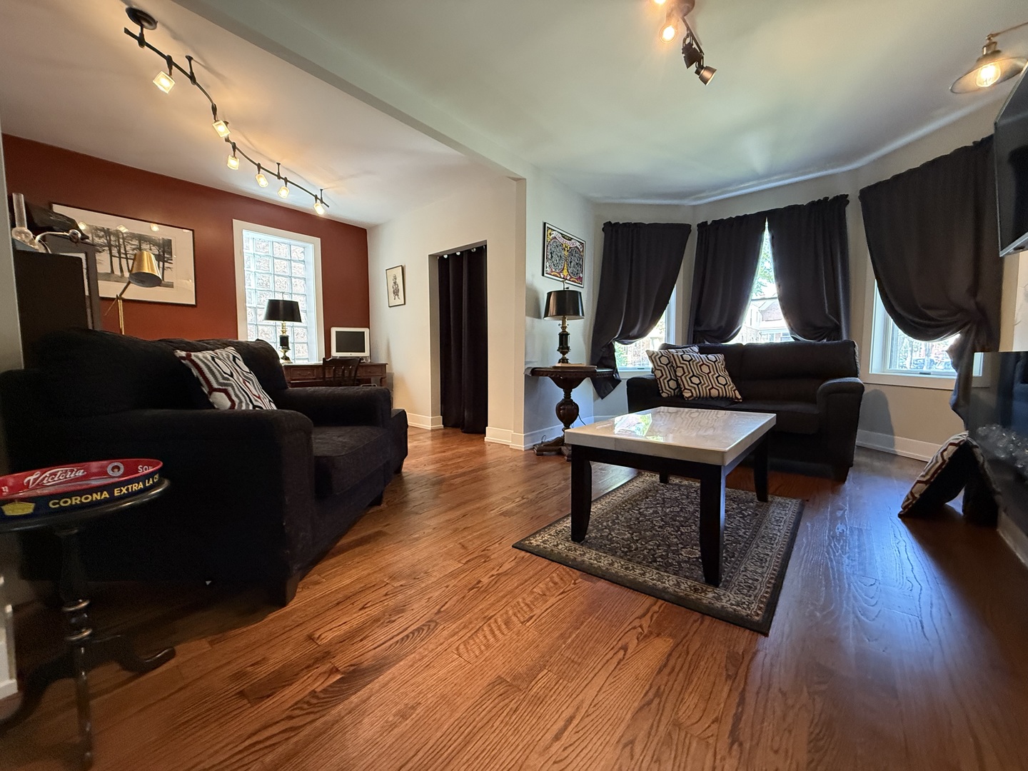 3401 W Beach Avenue, Chicago, IL 60651