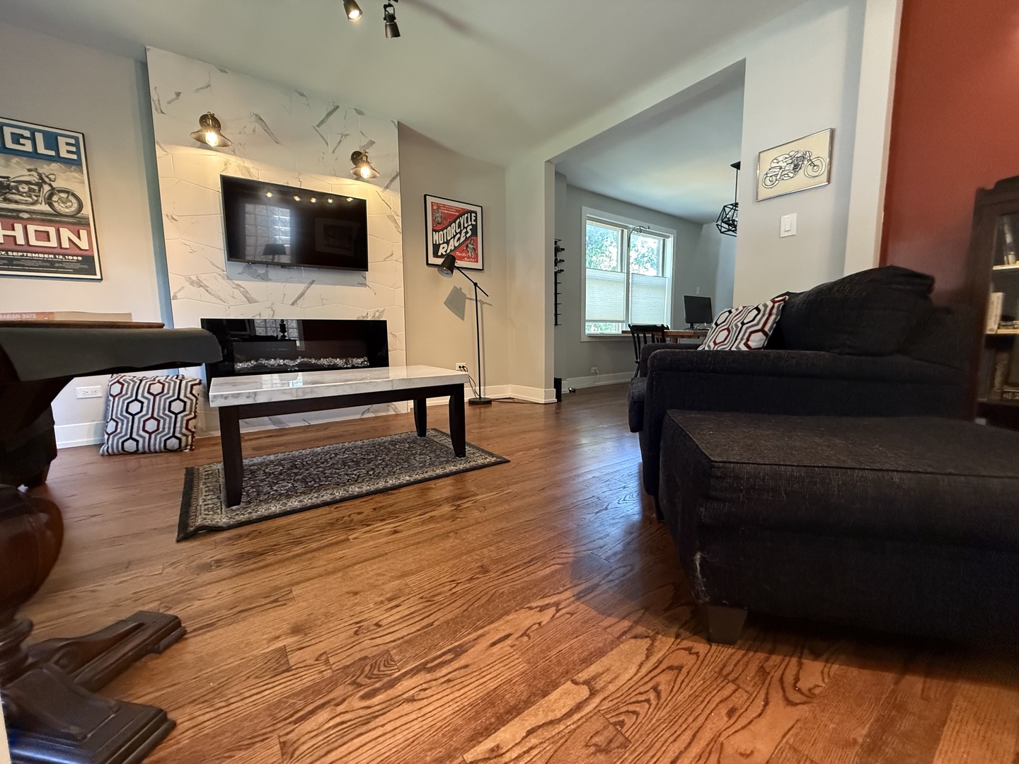 3401 W Beach Avenue, Chicago, IL 60651