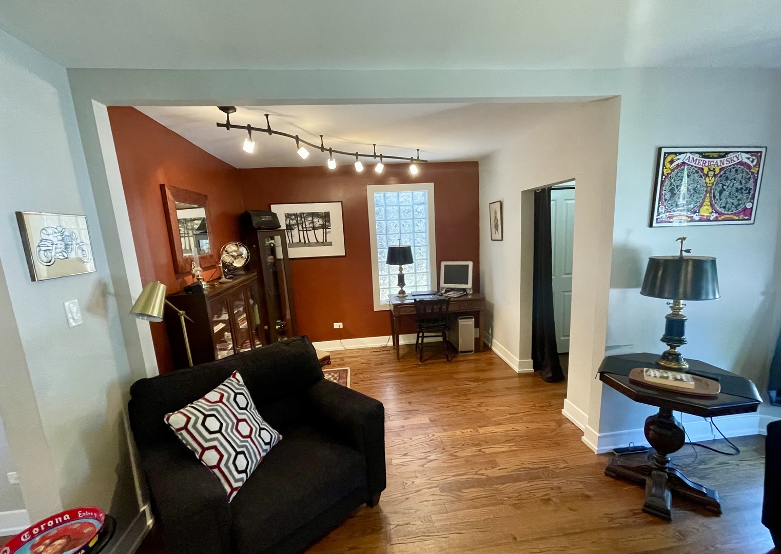 3401 W Beach Avenue, Chicago, IL 60651
