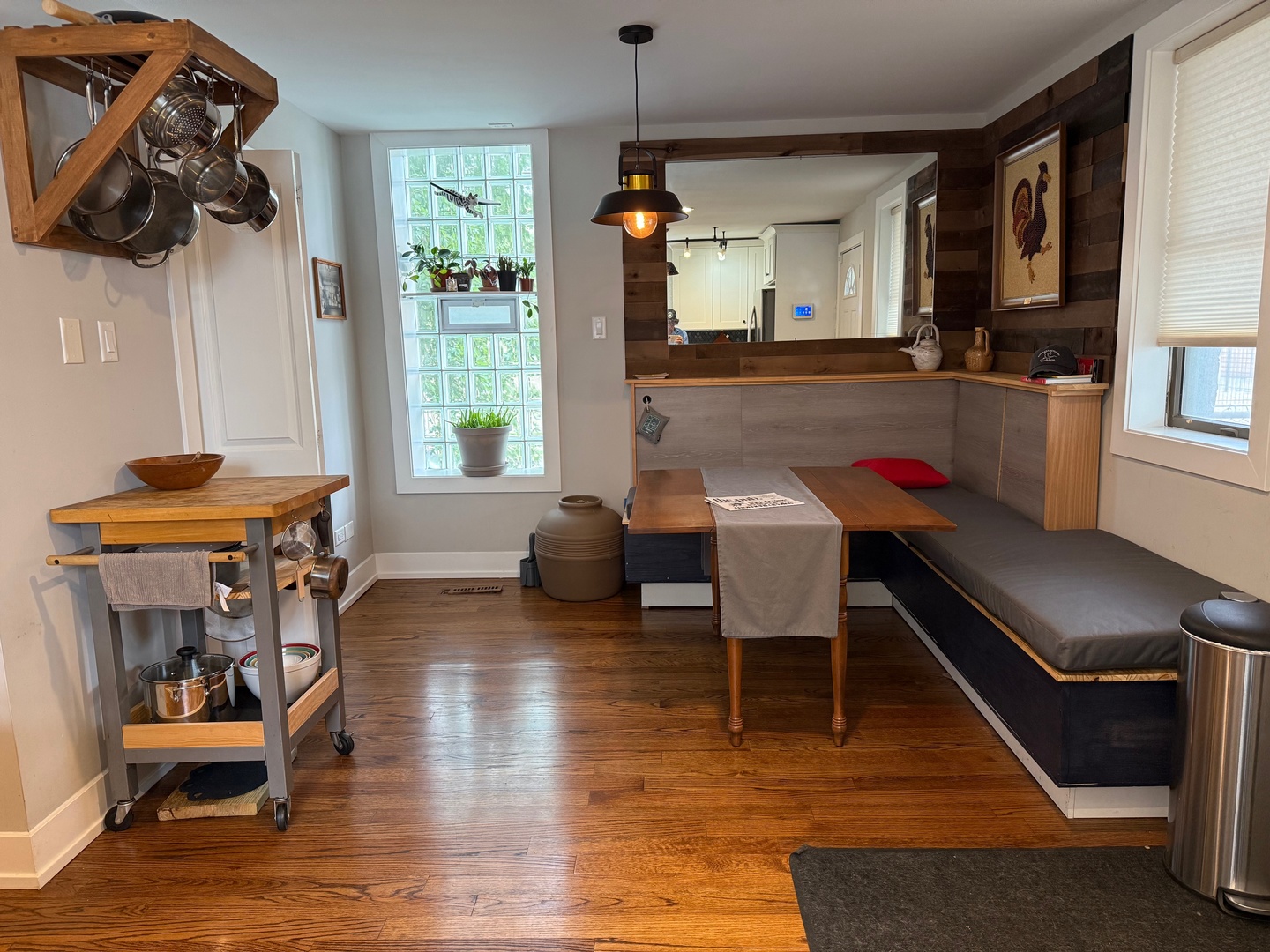 3401 W Beach Avenue, Chicago, IL 60651